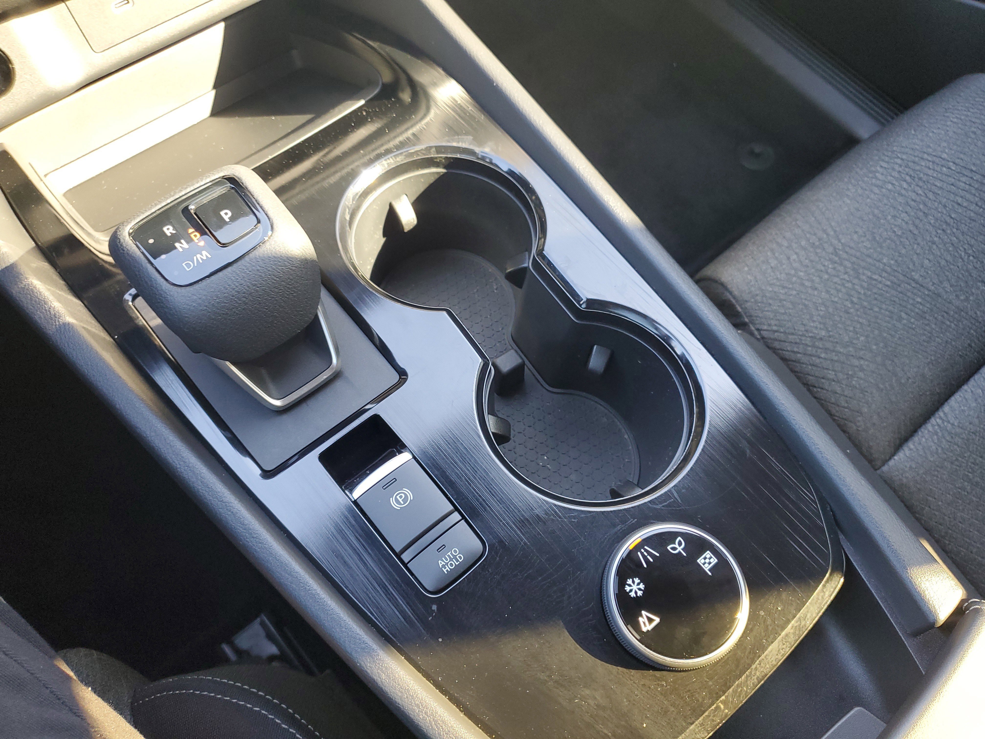 Used 2024 Nissan Rogue SV image 23