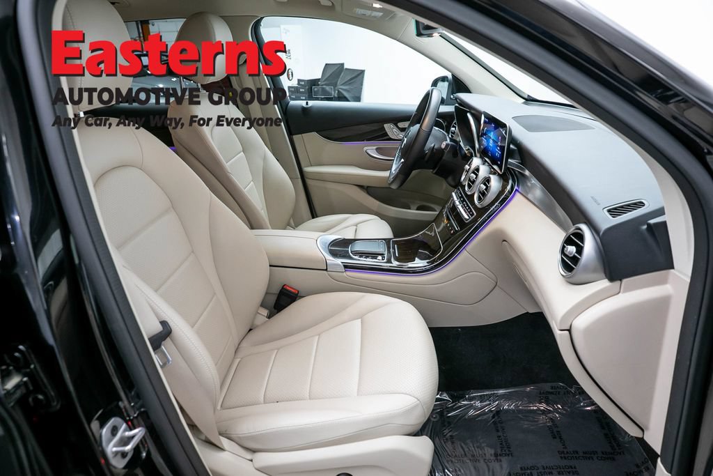 Used 2022 Mercedes-Benz GLC 300 4MATIC w/ Premium Package Lite image 25