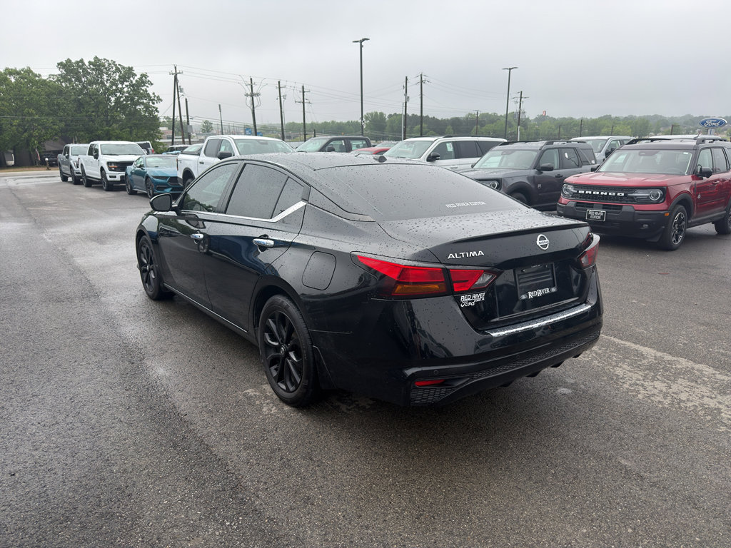 Used 2021 Nissan Altima 2.5 SV FWD image 2
