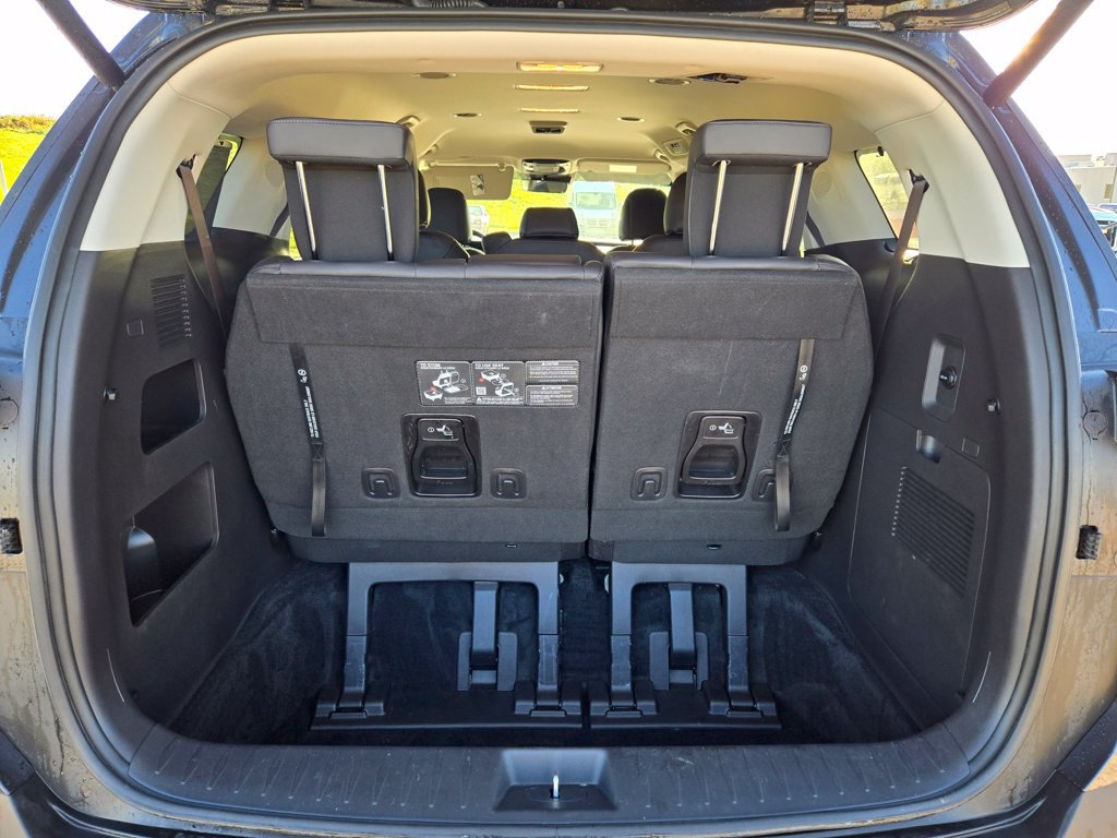 Used 2026 Kia Carnival EX FWD image 30