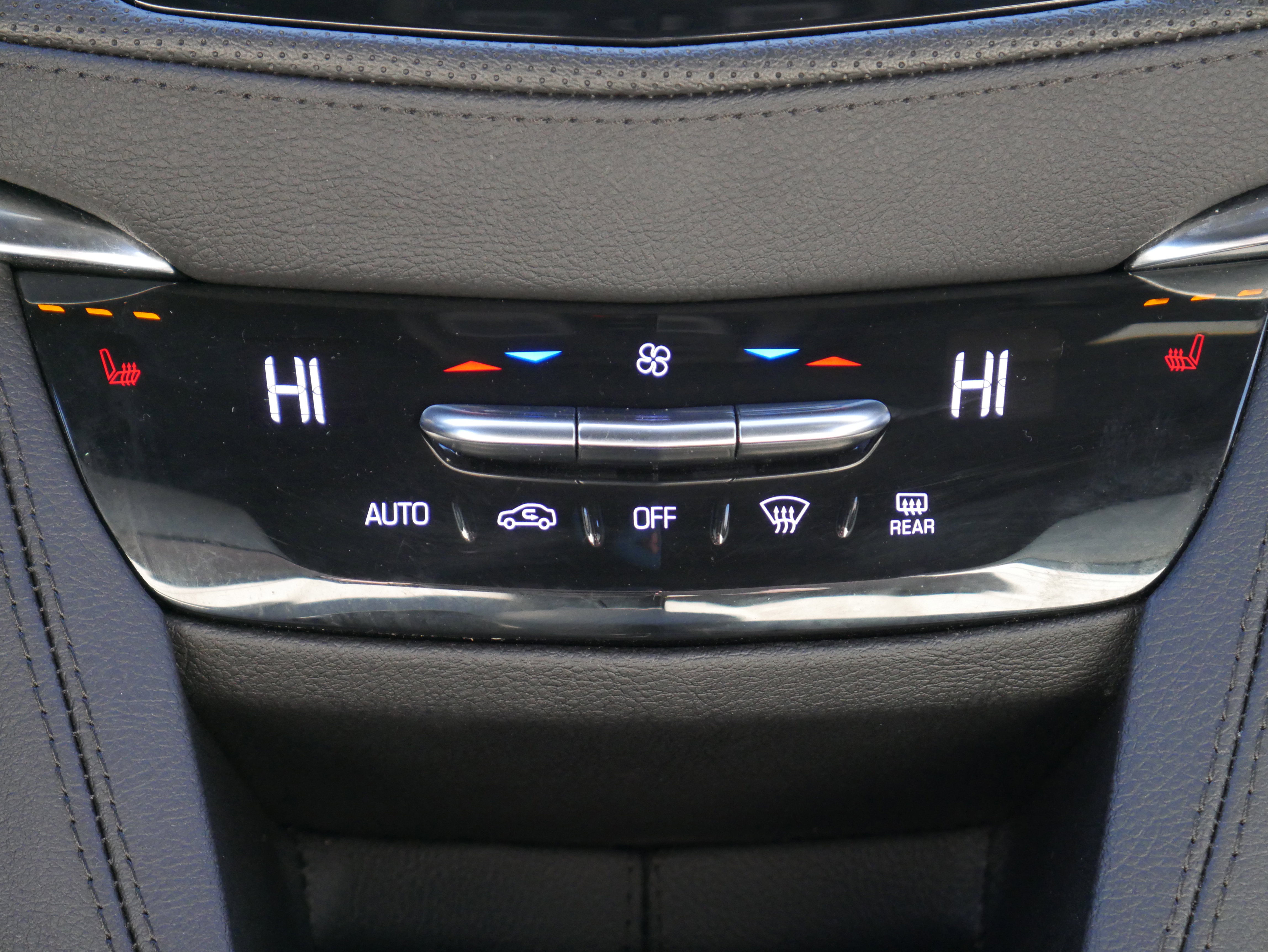 Certified 2022 Cadillac XT5 Sportv w/ Technology Package image 19