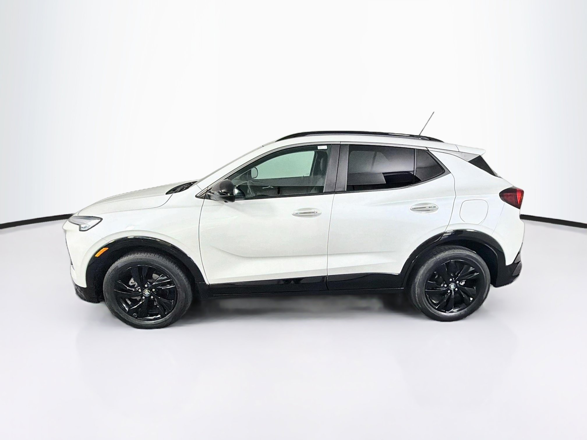 Used 2024 Buick Encore GX Sport Touring w/ Comfort Package FWD image 4