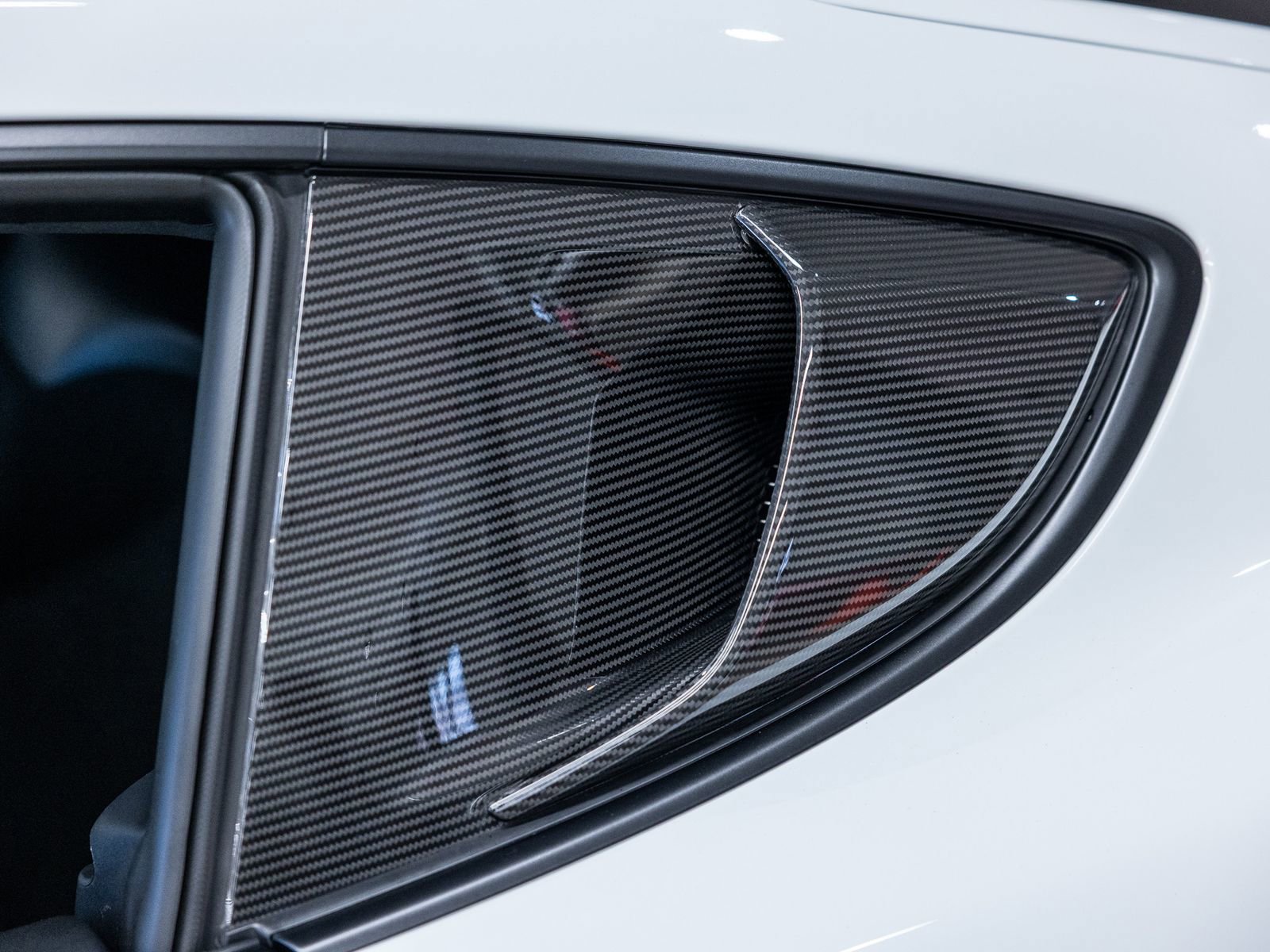 Certified 2025 Porsche 718 Cayman GT4 RS RWD image 24