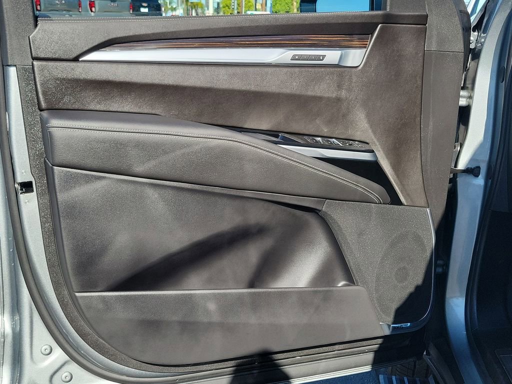 Used 2026 Cadillac Escalade Luxury image 22