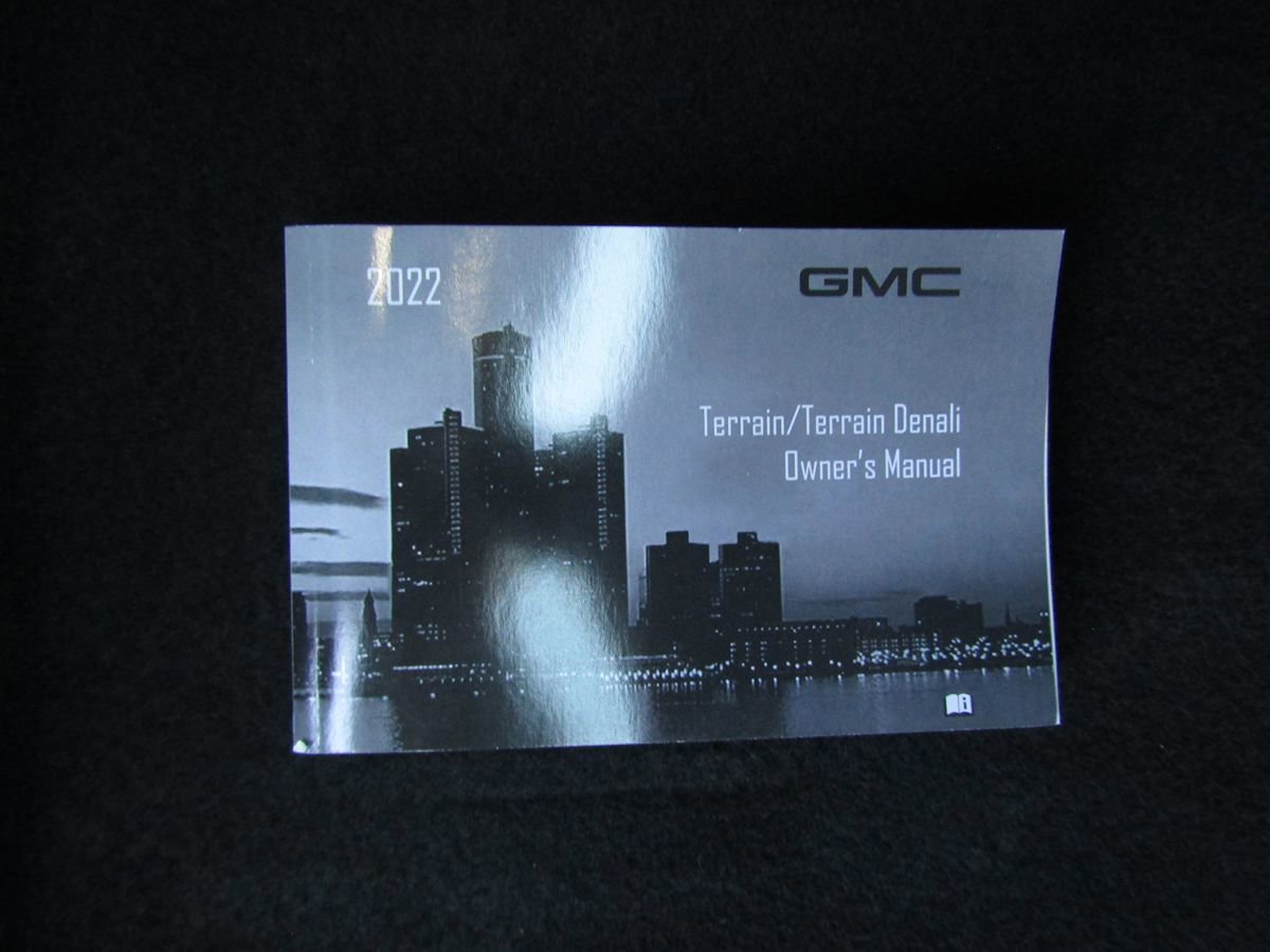 Used 2022 GMC Terrain SLT w/ Infotainment Package II image 32