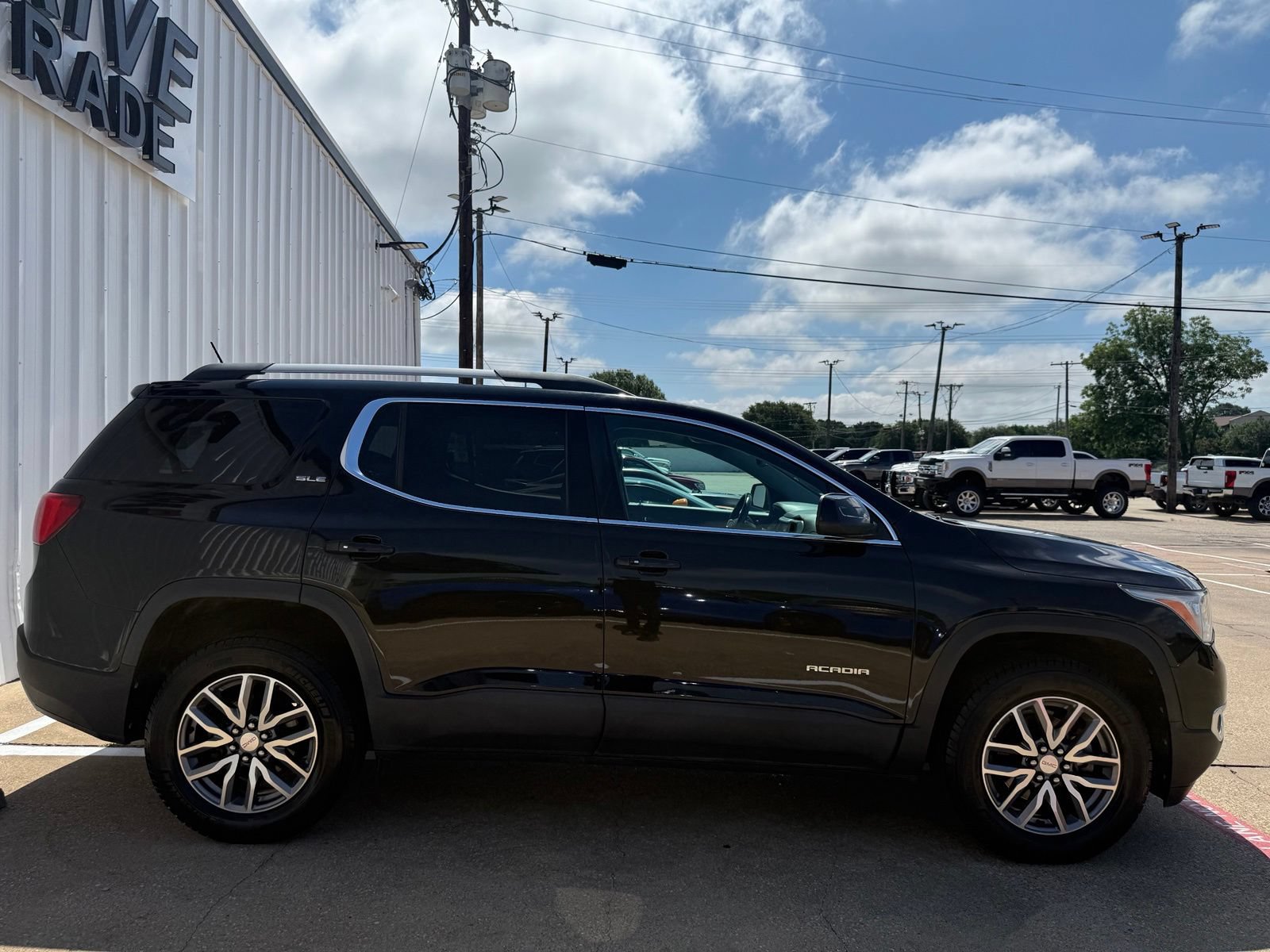 Used 2017 GMC Acadia SLE FWD image 8