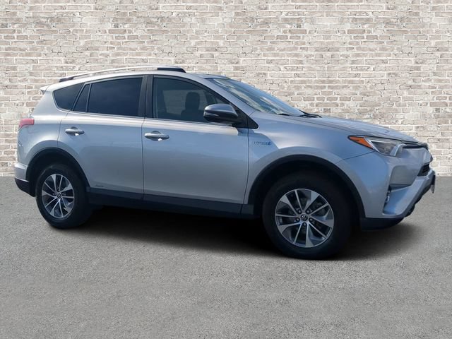 Used 2016 Toyota RAV4 XLE AWD/4WD image 1