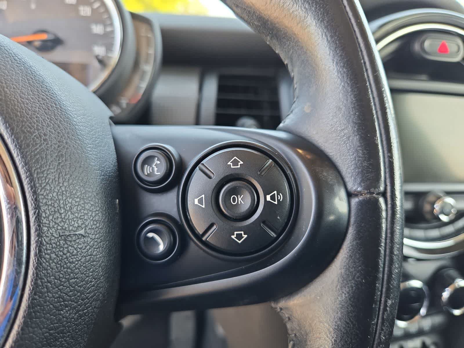 Used 2018 MINI Cooper 4-Door Hardtop FWD image 23