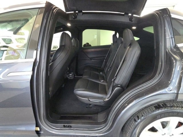 Used 2019 Tesla Model X P100D image 11