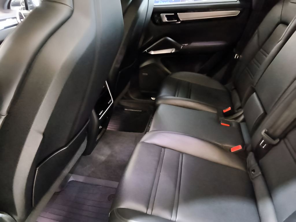 Used 2023 Porsche Cayenne Turbo image 21