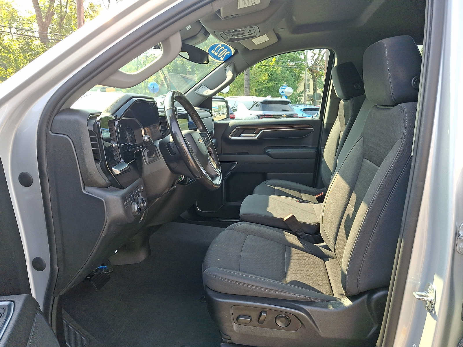 Certified 2022 Chevrolet Silverado 1500 LT w/ Safety Package AWD/4WD image 13