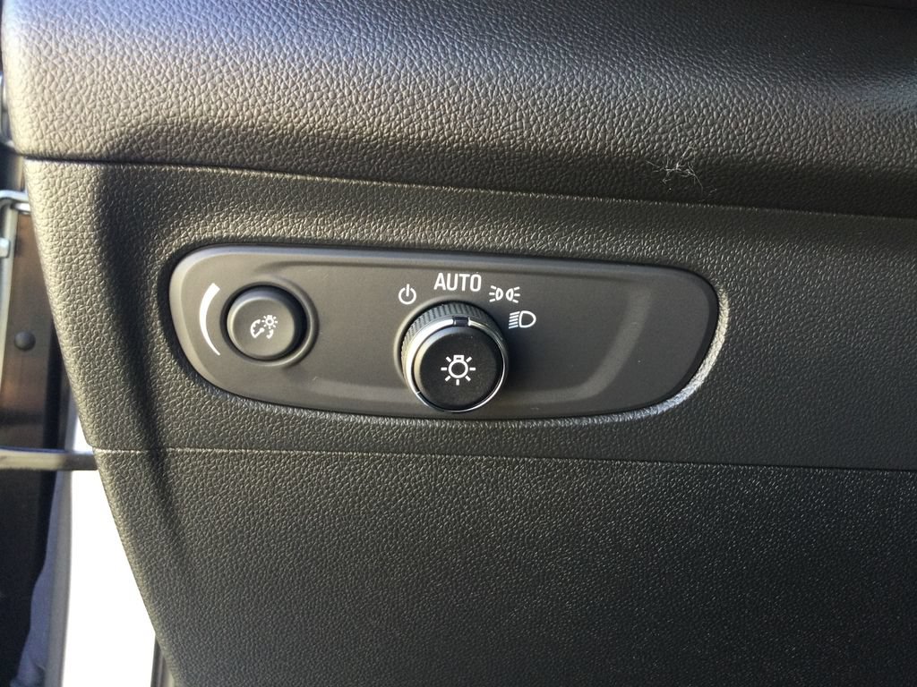 Used 2023 Buick Envision Preferred w/ Sport Touring Package AWD/4WD image 16