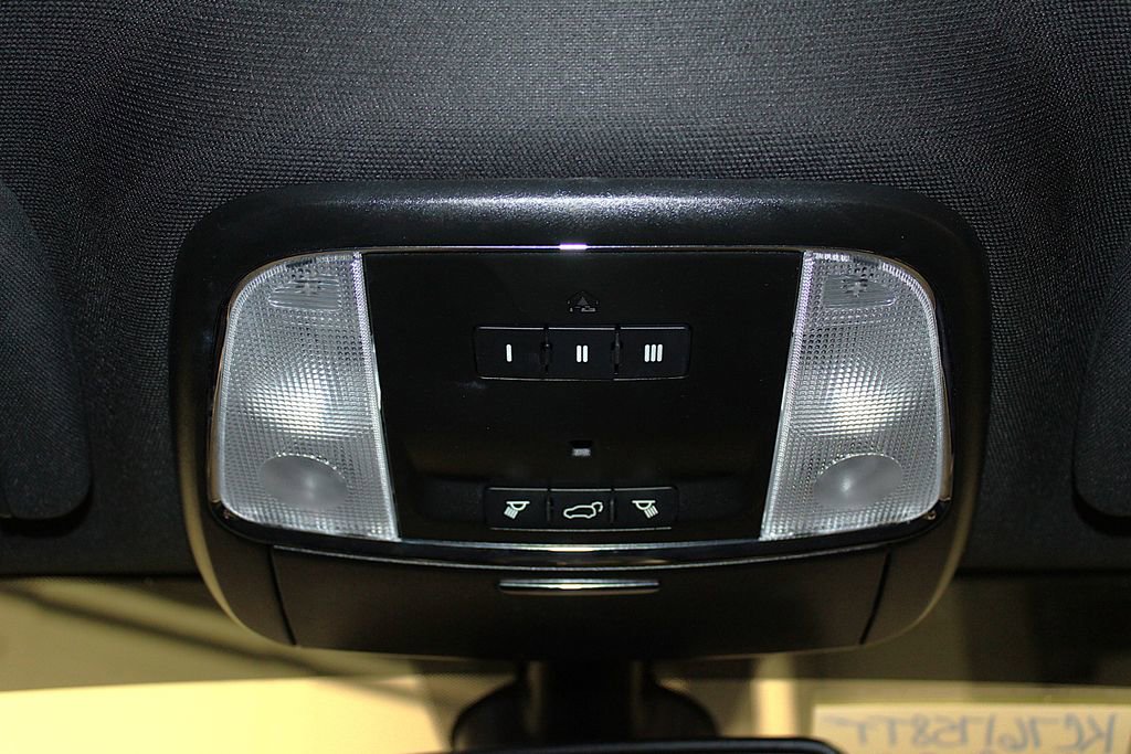 Used 2019 Jeep Grand Cherokee Laredo AWD/4WD image 23