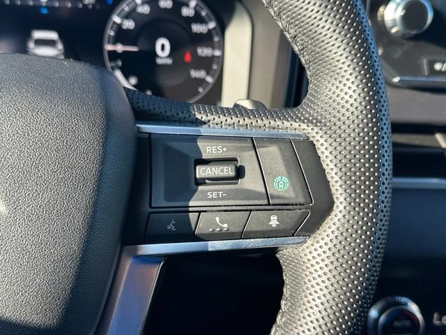Used 2023 Mitsubishi Outlander SEL AWD/4WD image 42