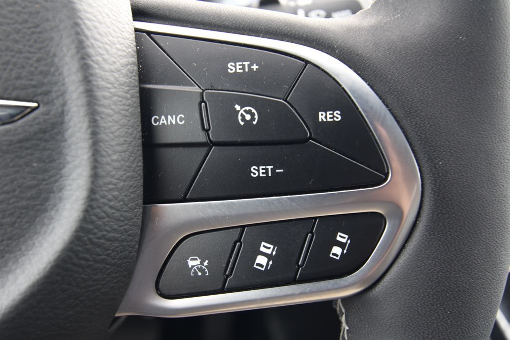 Used 2026 Chrysler Pacifica Select AWD/4WD image 21