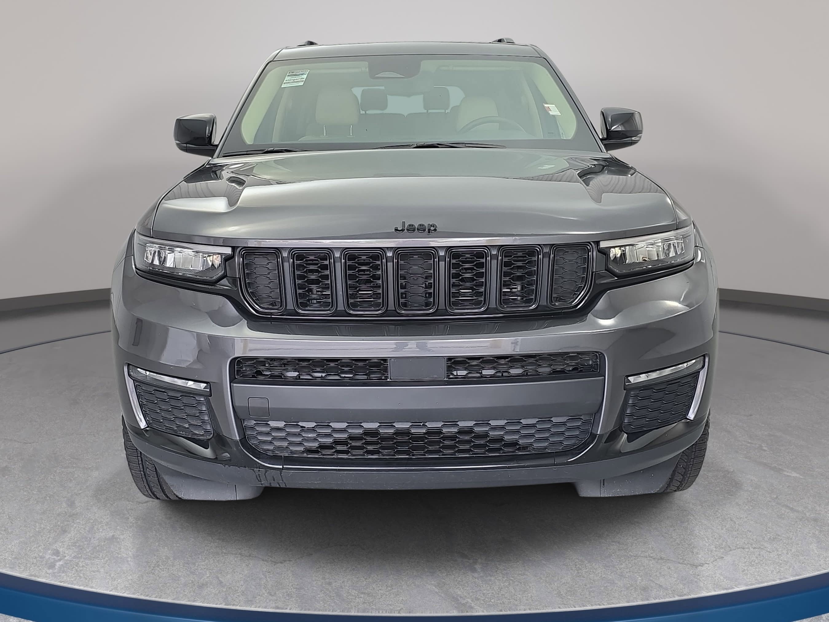 Used 2022 Jeep Grand Cherokee L Limited w/ Black Appearance Package RWD image 2