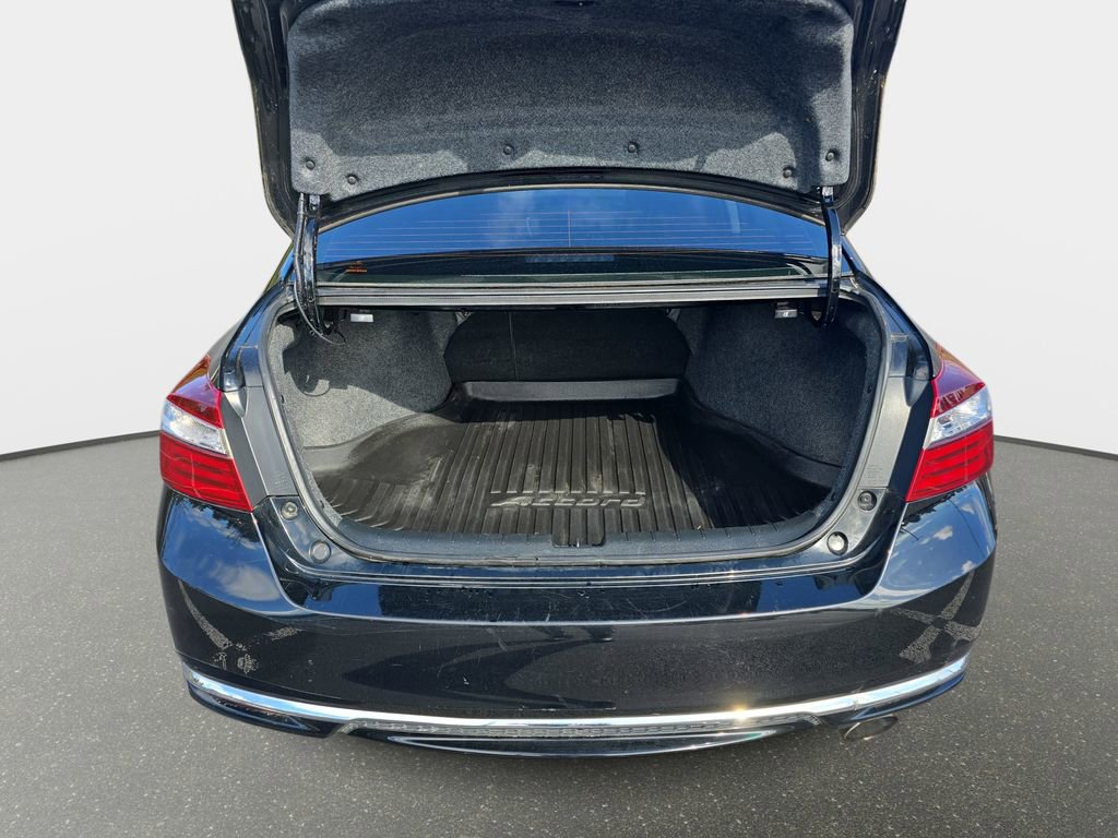 Used 2016 Honda Accord EX image 12