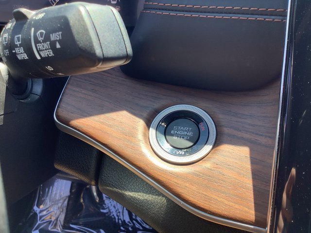 Used 2022 Jeep Grand Cherokee L Summit w/ Advanced Protech Group IV image 16