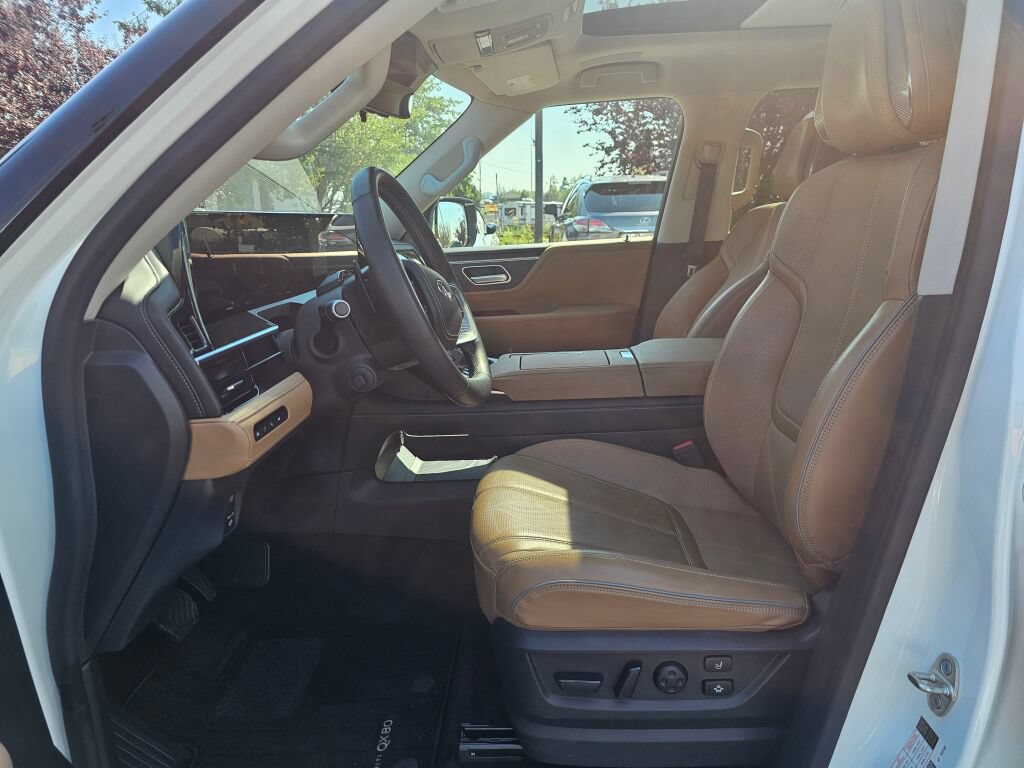 Used 2025 INFINITI QX80 Sensory AWD/4WD image 23