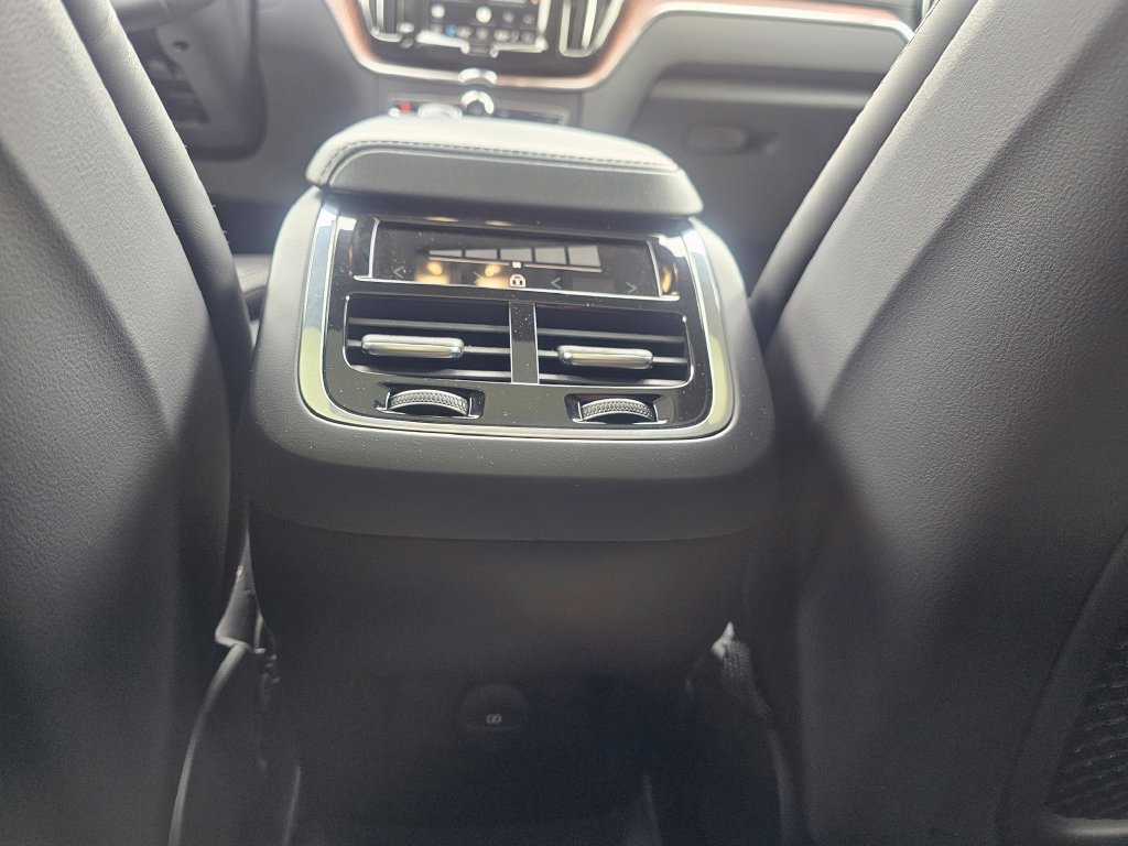 Certified 2023 Volvo XC60 B6 Ultimate AWD/4WD image 34