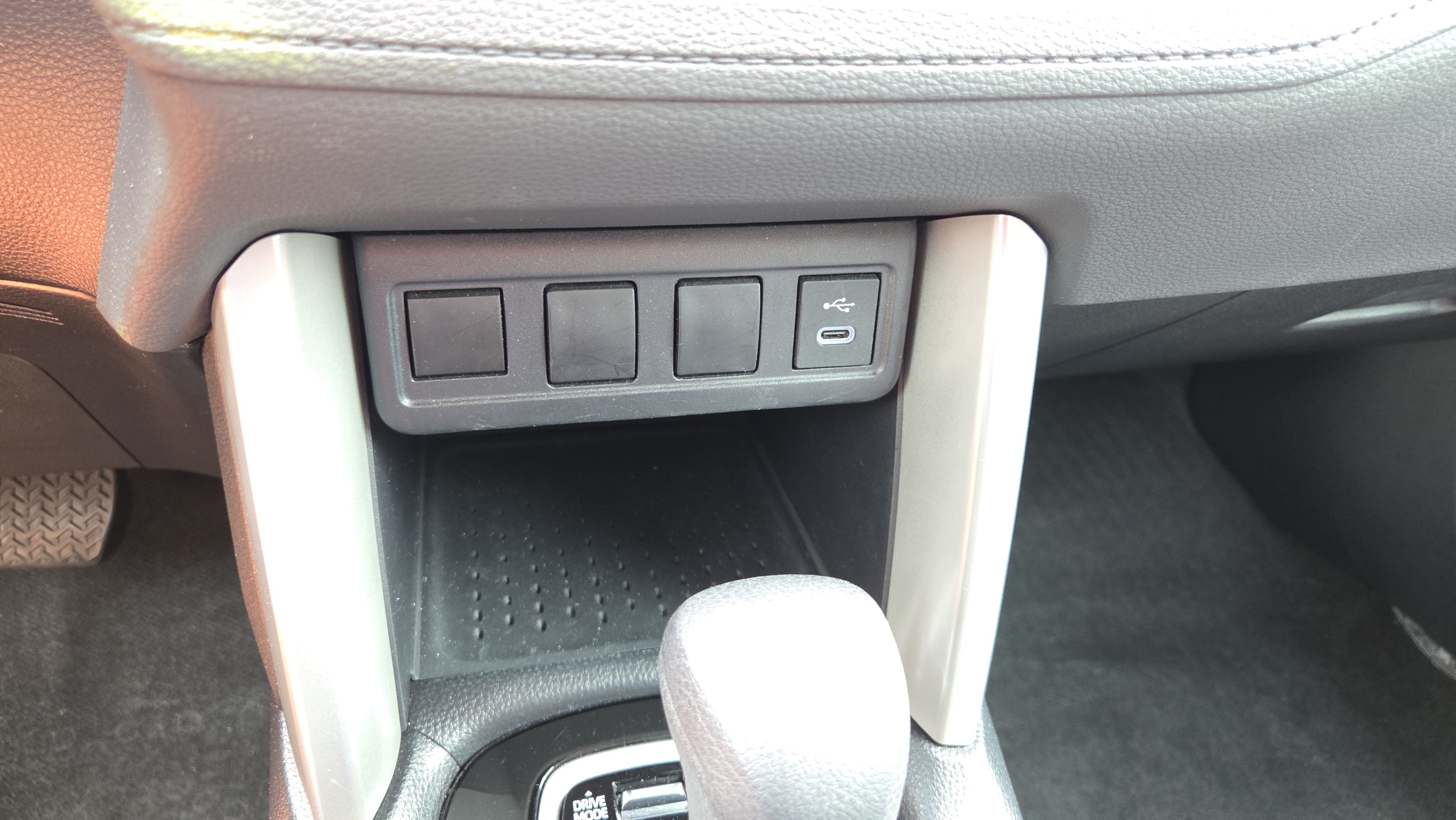 Used 2024 Toyota Corolla Cross AWD Hybrid image 21