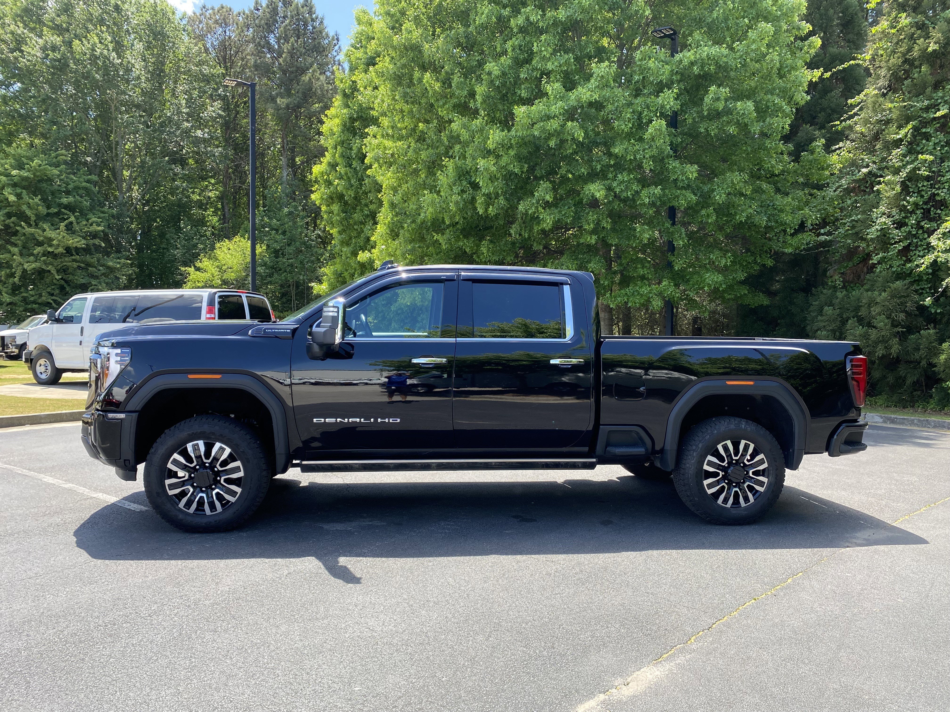Used 2024 GMC Sierra 2500 Denali Ultimate image 6