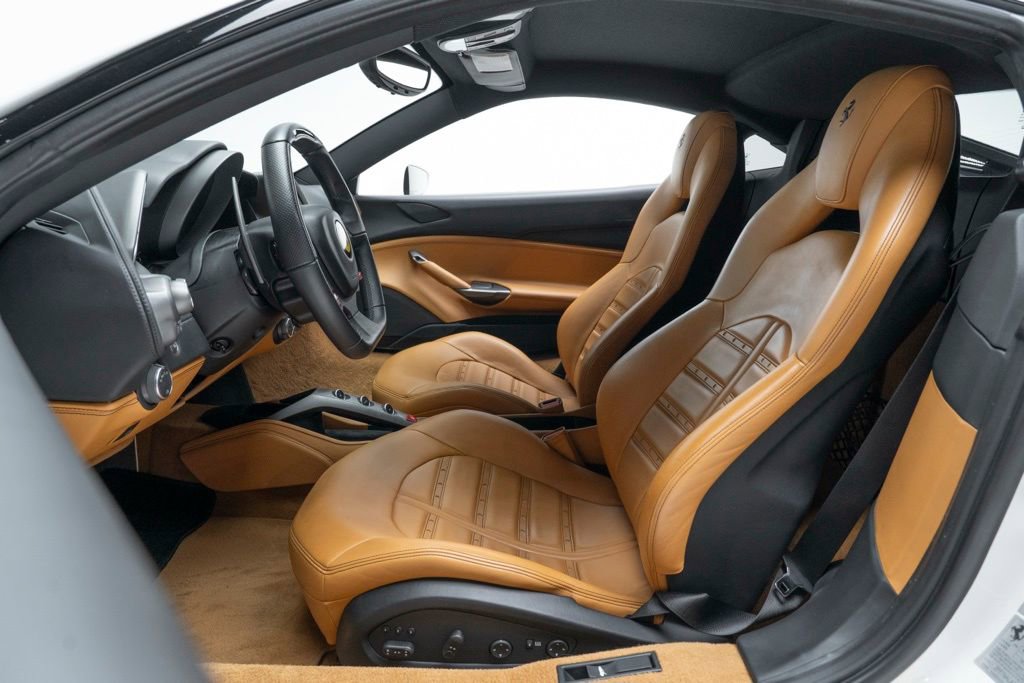 Used 2016 Ferrari 488 GTB RWD image 15