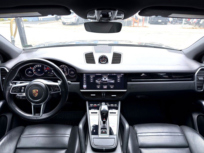 Used 2020 Porsche Cayenne image 20