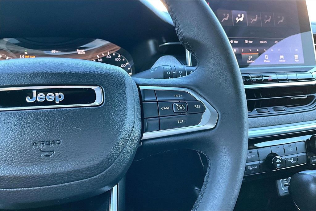 Used 2024 Jeep Compass Latitude image 19