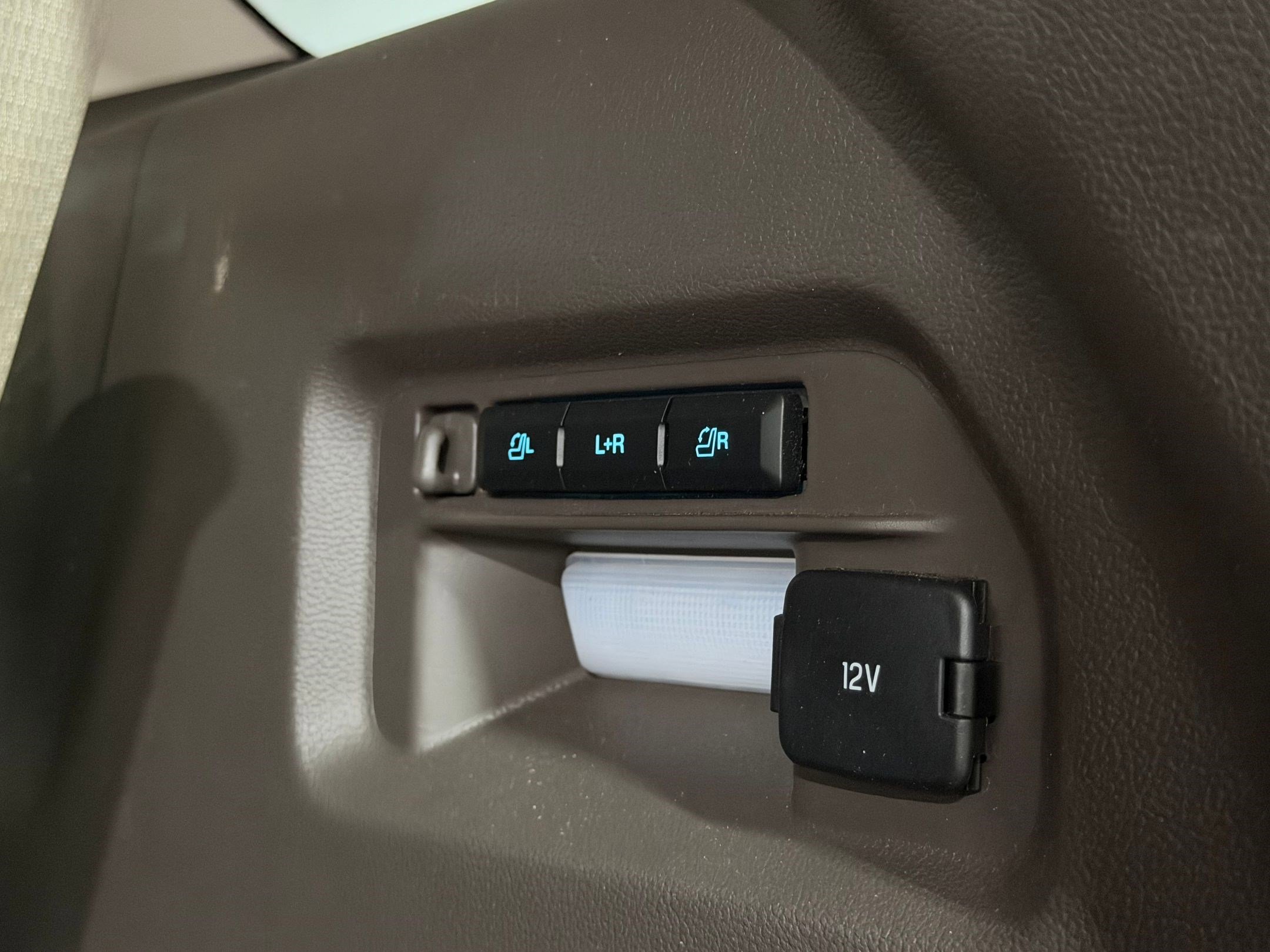 Used 2020 Ford Explorer Platinum w/ Premium Technology Package AWD/4WD image 40