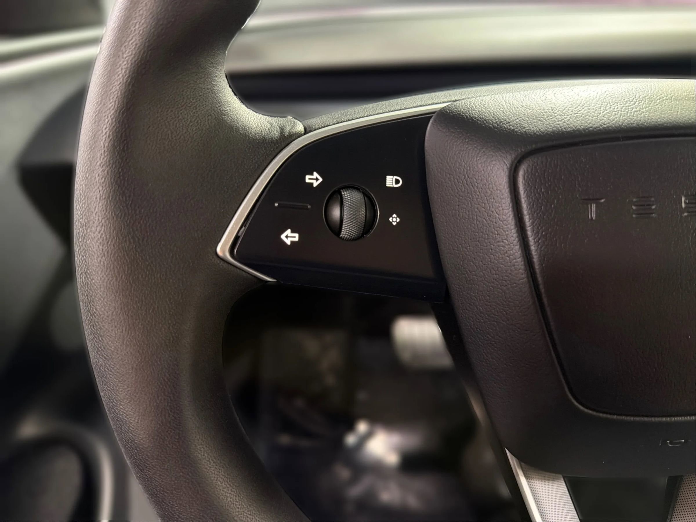 Used 2024 Tesla Model 3 Performance image 33