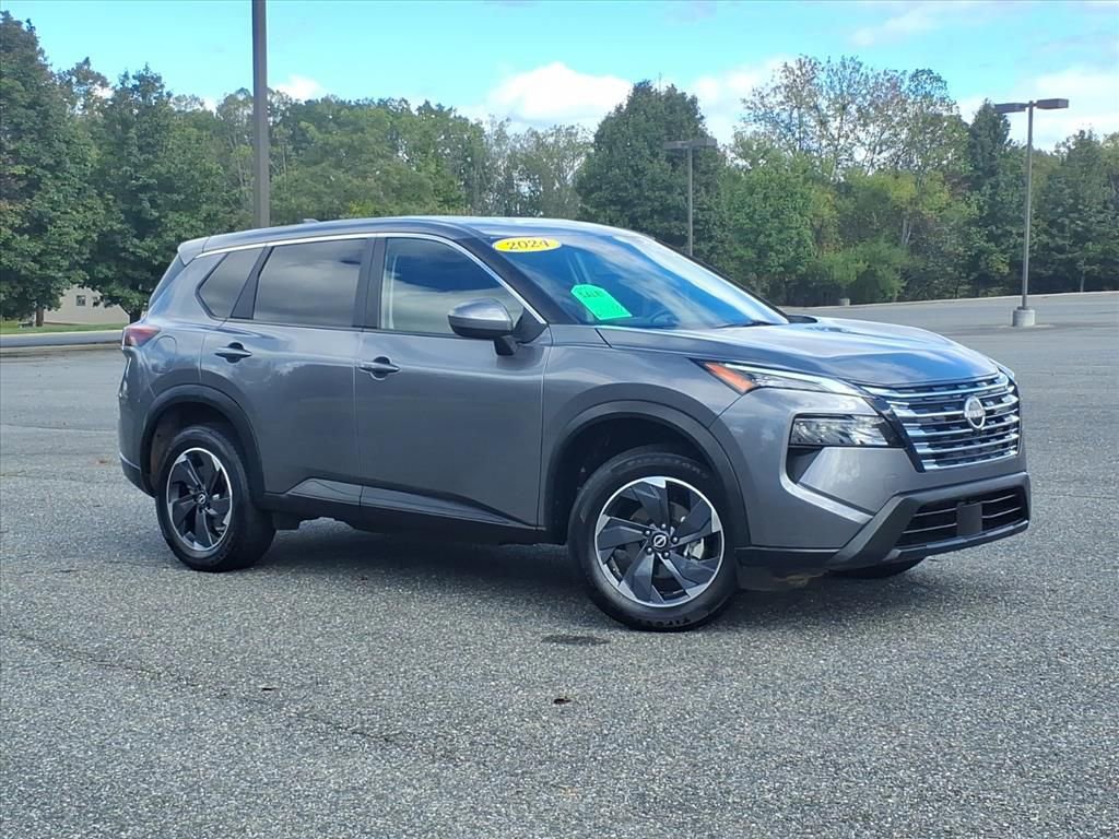 Used 2024 Nissan Rogue SV image 4