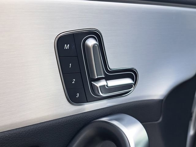 Used 2025 Mercedes-Benz CLA 250 4MATIC image 16