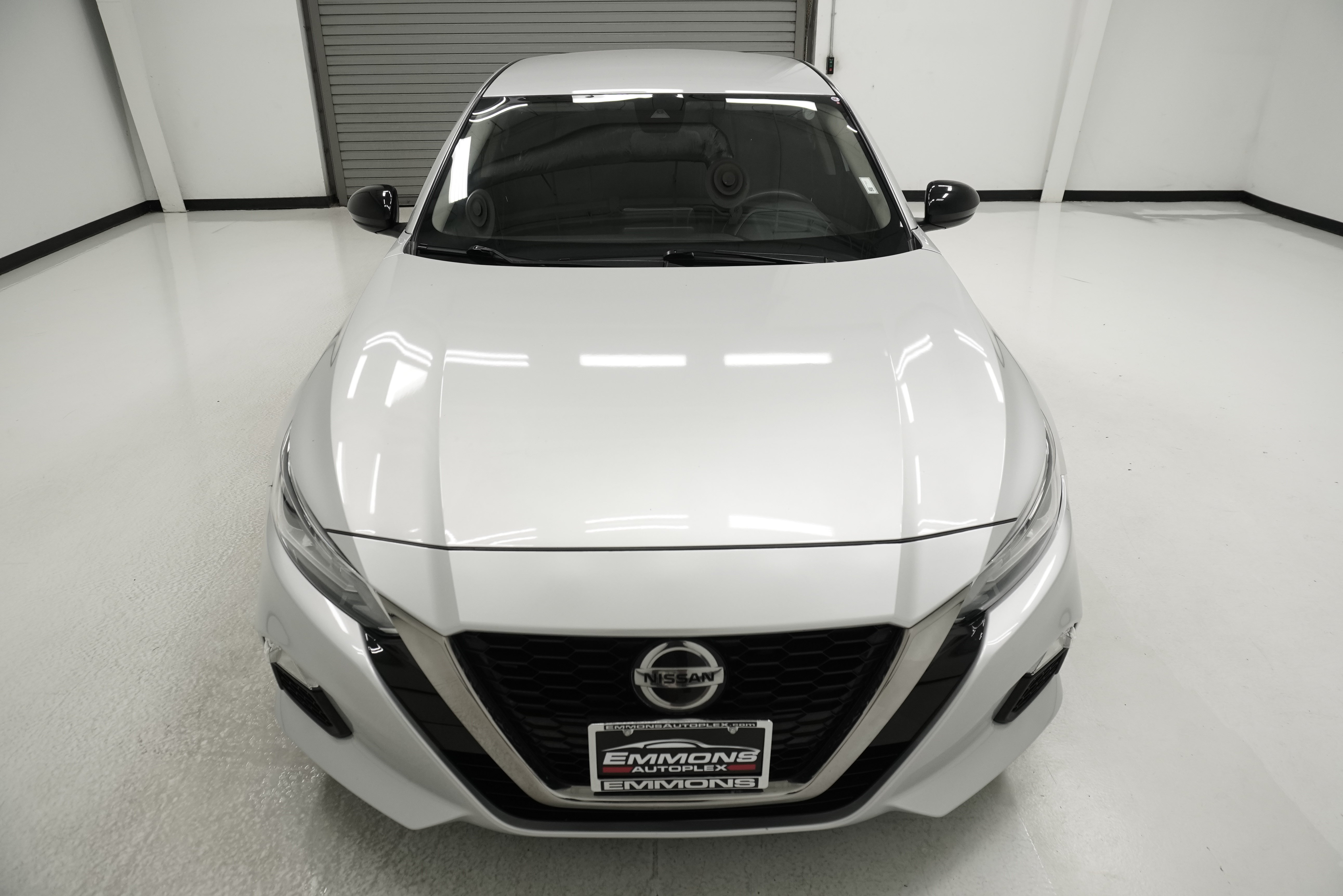 Used 2020 Nissan Altima 2.5 SR FWD image 2