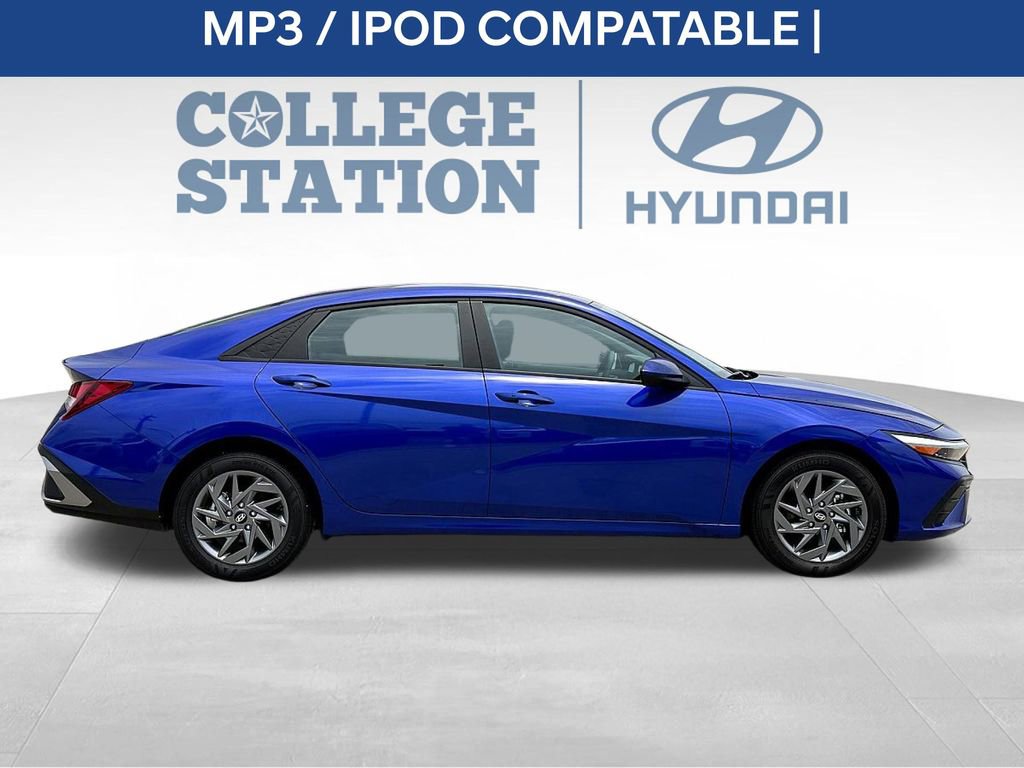 Used 2024 Hyundai Elantra SEL FWD image 9