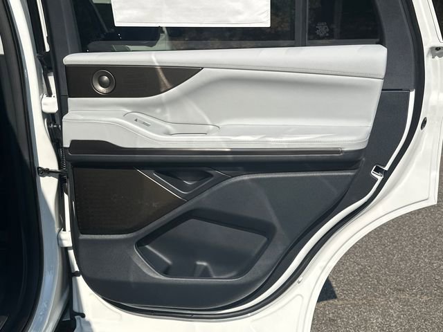 New 2026 Lincoln Navigator Black Label AWD/4WD image 20