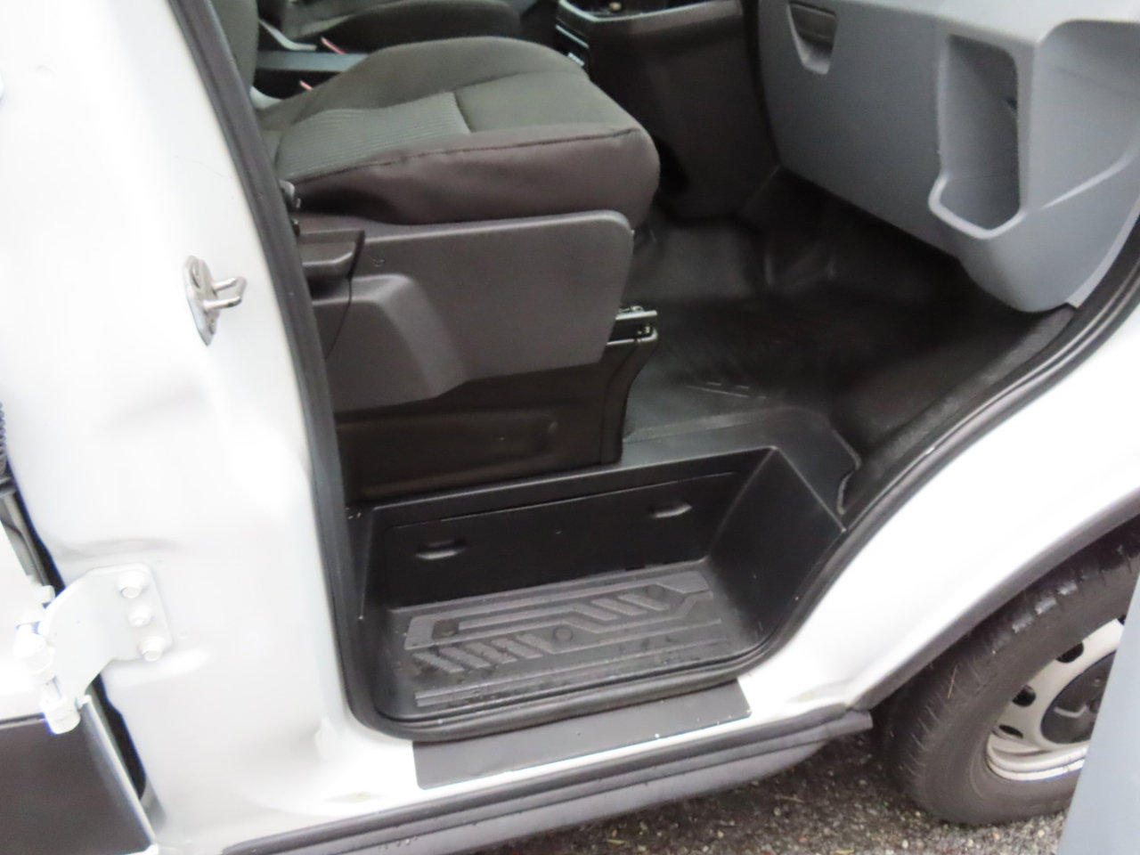 Used 2015 Ford Transit 250 130 Low Roof image 19