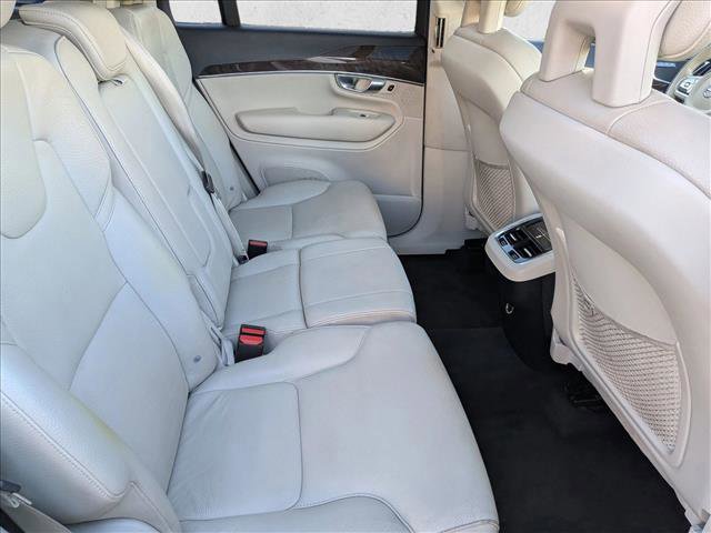 Used 2017 Volvo XC90 T6 Momentum w/ Vision Package image 22