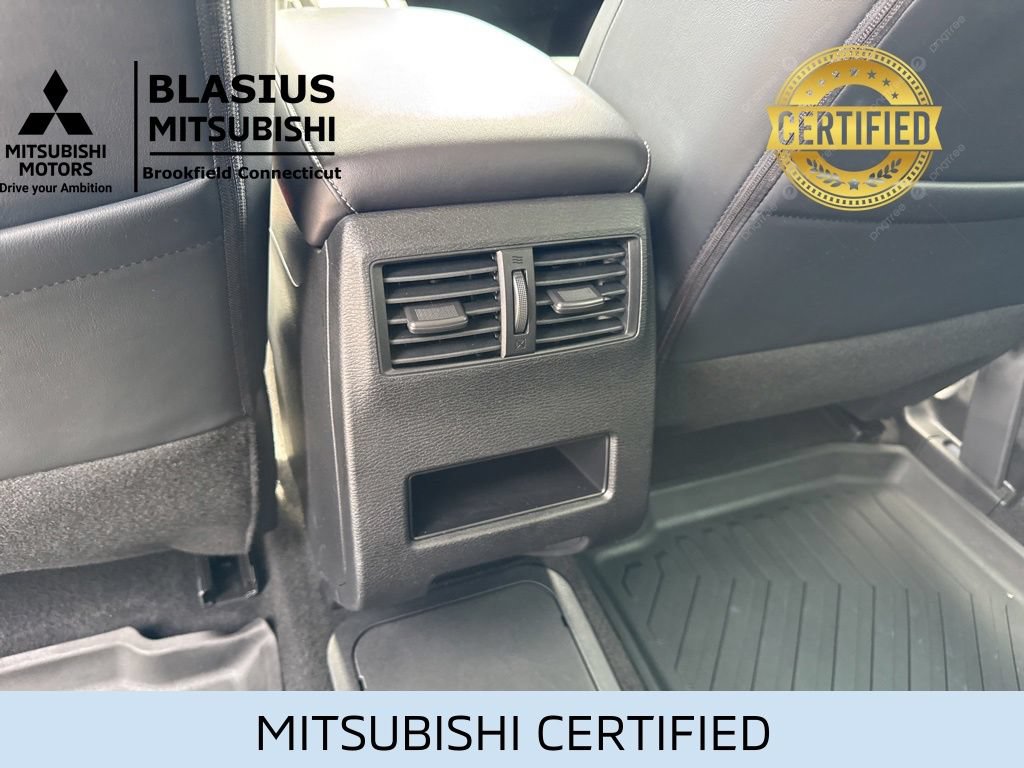 Used 2023 Mitsubishi Outlander 4WD Plug-In Hybrid image 36