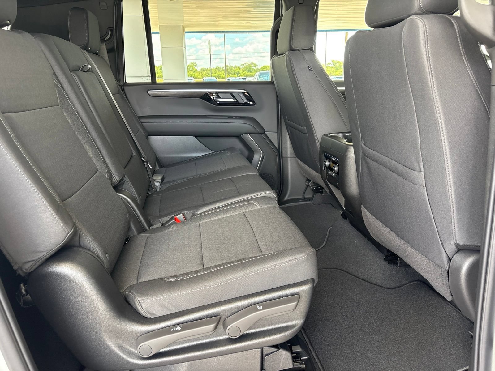 New 2026 Chevrolet Suburban LS RWD image 18