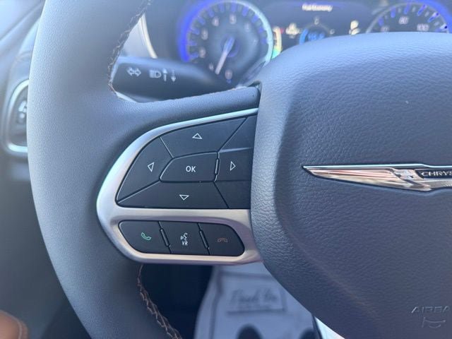 New 2026 Chrysler Pacifica Pinnacle w/ Trailer Tow Group FWD image 21