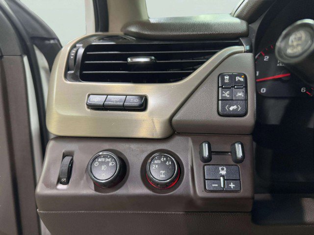 Used 2016 GMC Yukon Denali w/ Open Road Package image 22