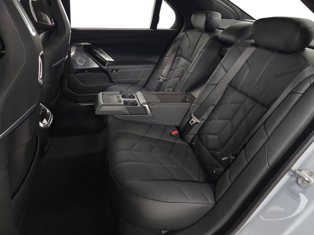 New 2026 BMW 760i xDrive w/ Executive Package image 36