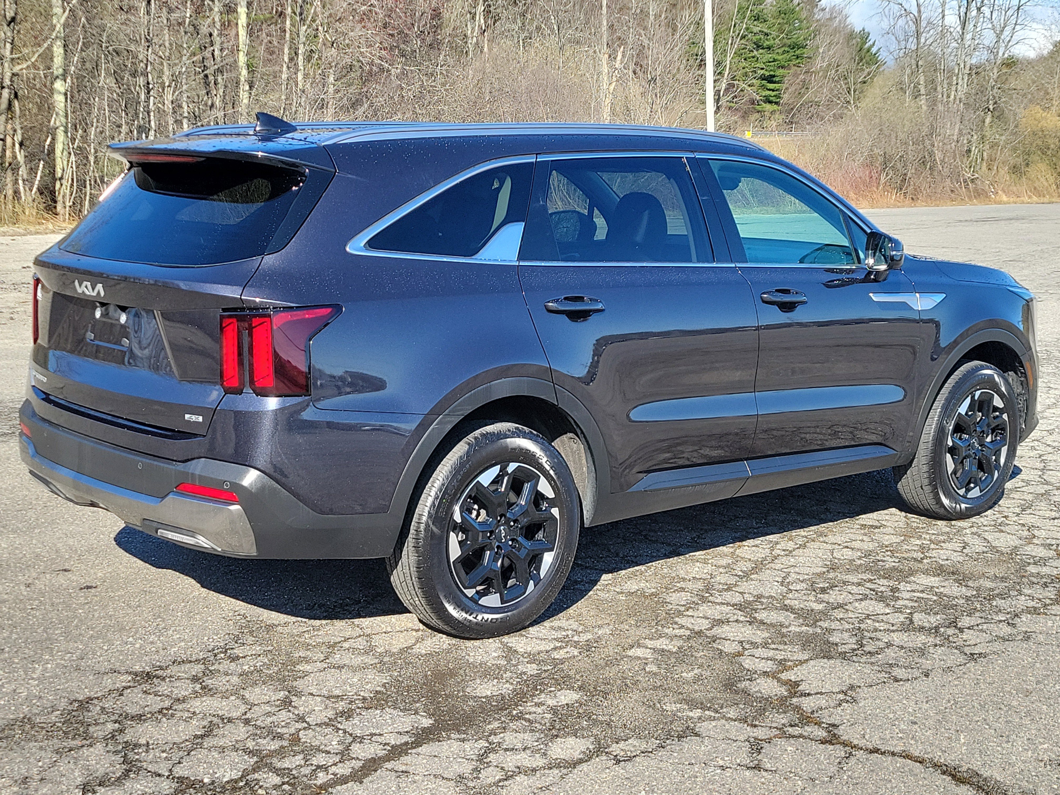 Used 2025 Kia Sorento S w/ Panoramic Sunroof Package AWD/4WD image 5