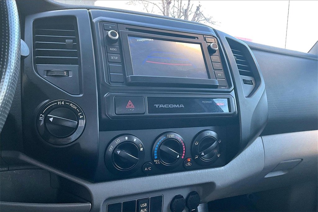 Used 2015 Toyota Tacoma 4x4 Access Cab image 14