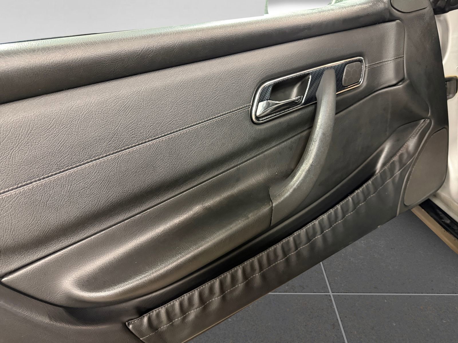 Used 1999 Mercedes-Benz SLK 230 image 16