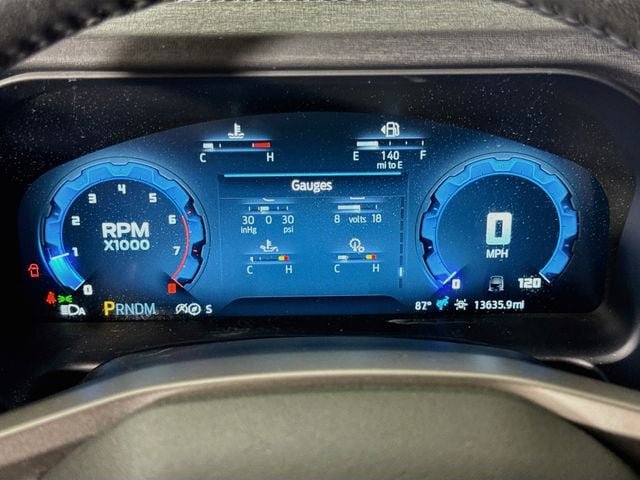 Used 2025 Ford Bronco Outer Banks AWD/4WD image 13