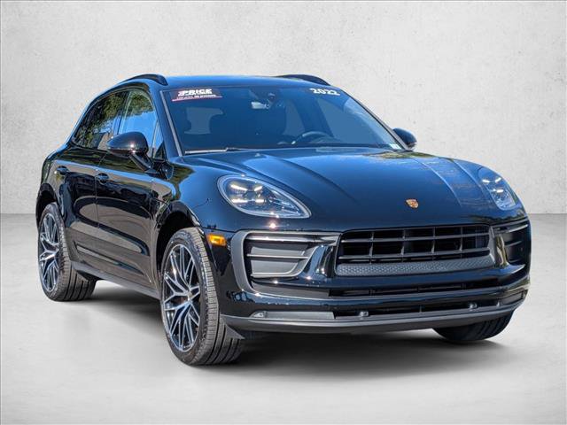Used 2022 Porsche Macan AWD/4WD image 3