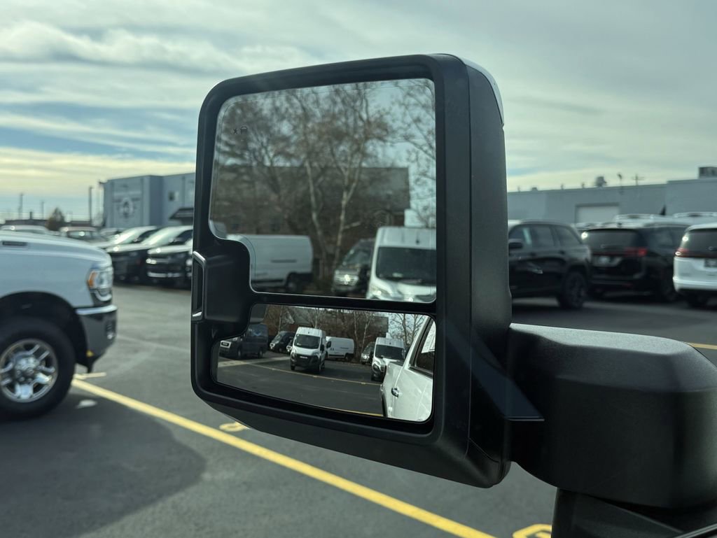 Used 2024 Chevrolet Silverado 3500 High Country w/ Technology Package image 14