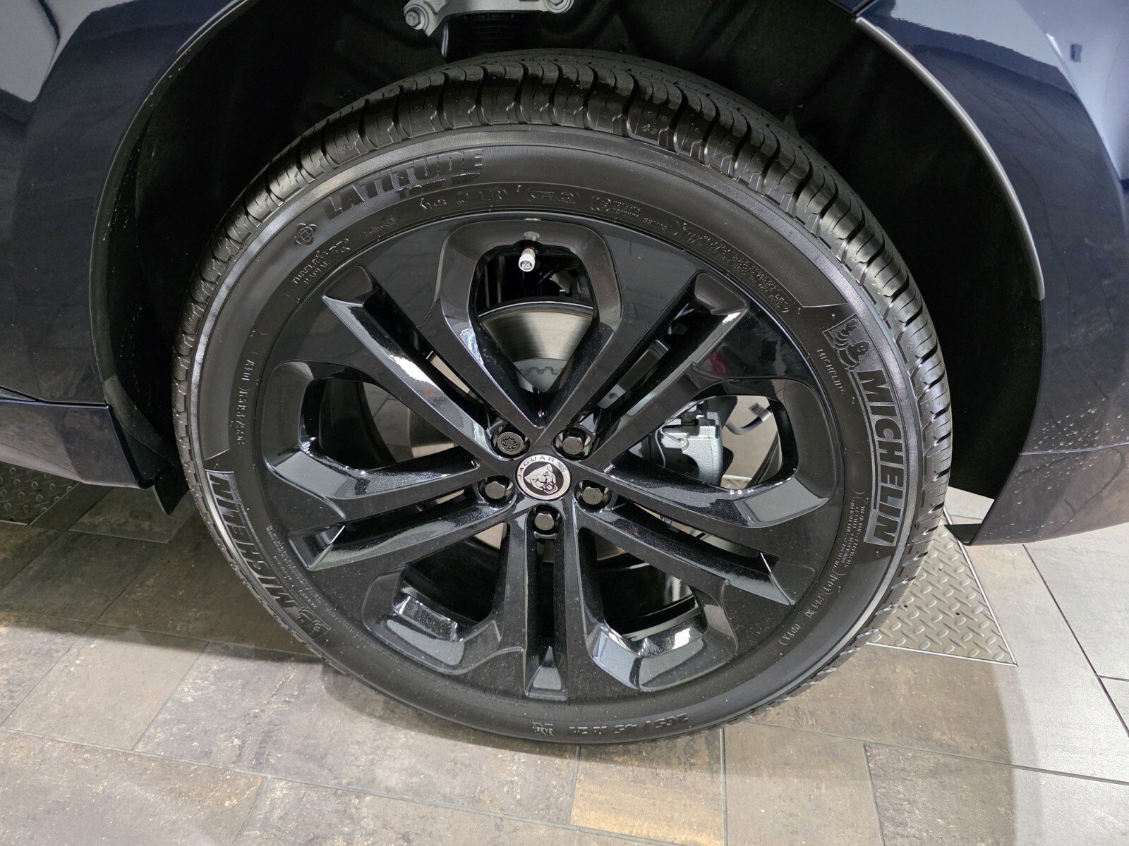 New 2026 Jaguar F-PACE R-Dynamic S image 13
